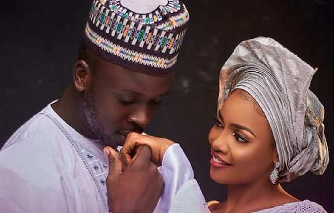 Boko Haram sun kashe wani ango, sun yi amfani da wayarsa wajen sanar cewa "ni dan wuta ne" Boko Haram sun kashe wani ango, sun yi amfani da wayarsa wajen sanar cewa "ni dan wuta ne"