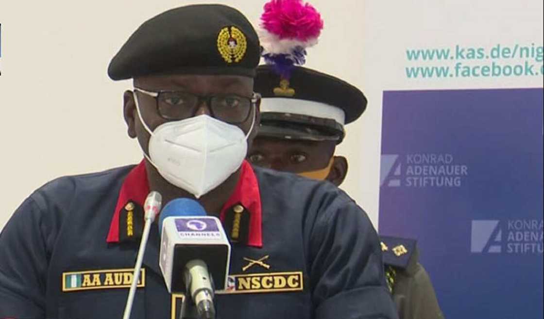 Daga kasashen ketare ake daukar nauyin 'yan bindigan Najeriya, Shugaban NSCDC Daga kasashen ketare ake daukar nauyin 'yan bindigan Najeriya, Shugaban NSCDC
