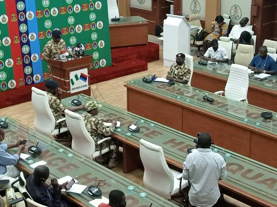 DHQ briefing DHQ briefing