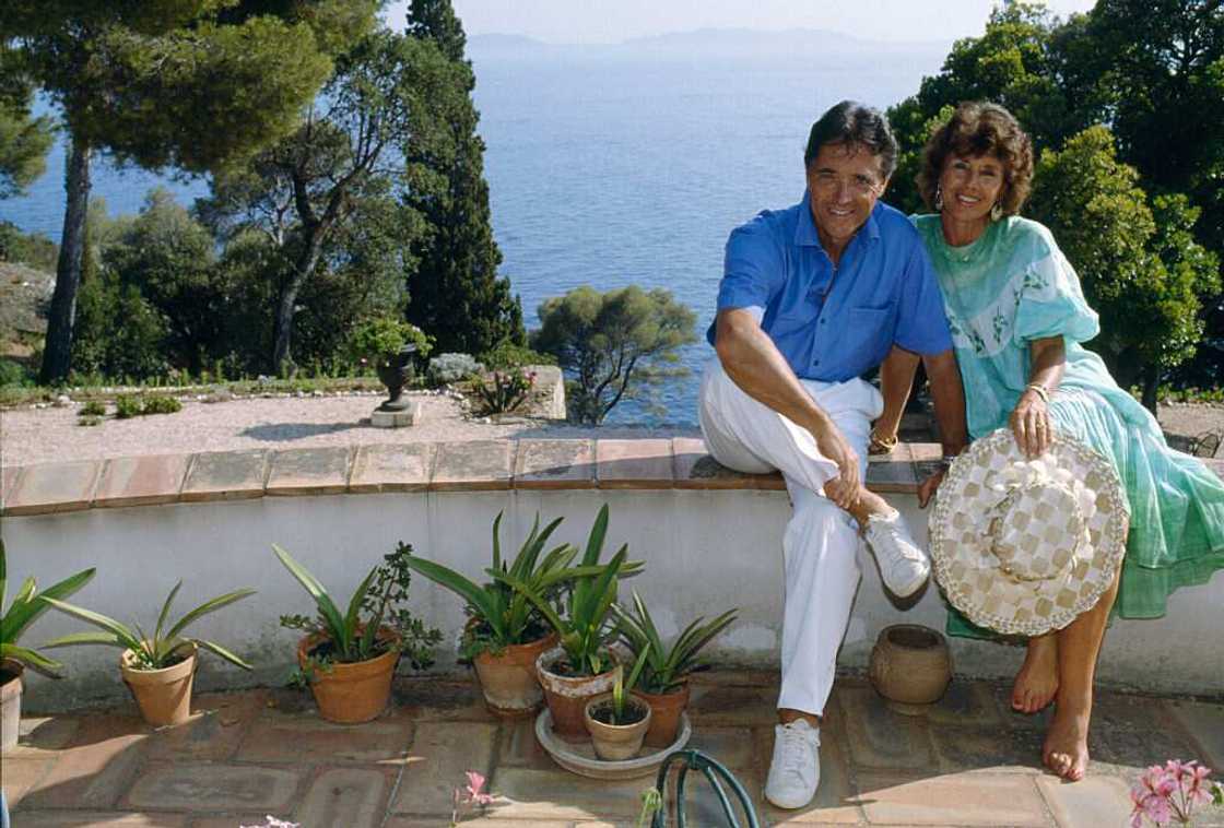 Biographie de Francine Distel: Qui est la femme de Sacha Distel ? Biographie de Francine Distel: Qui est la femme de Sacha Distel ?