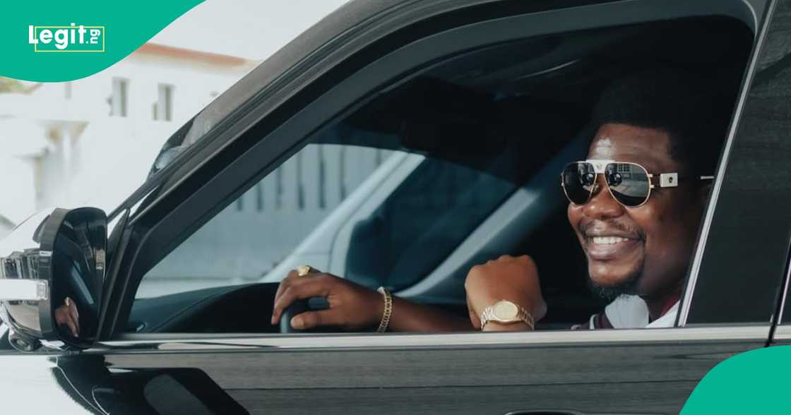 Mr macaroni shed's light on his relationship life. Mr macaroni shed's light on his relationship life.