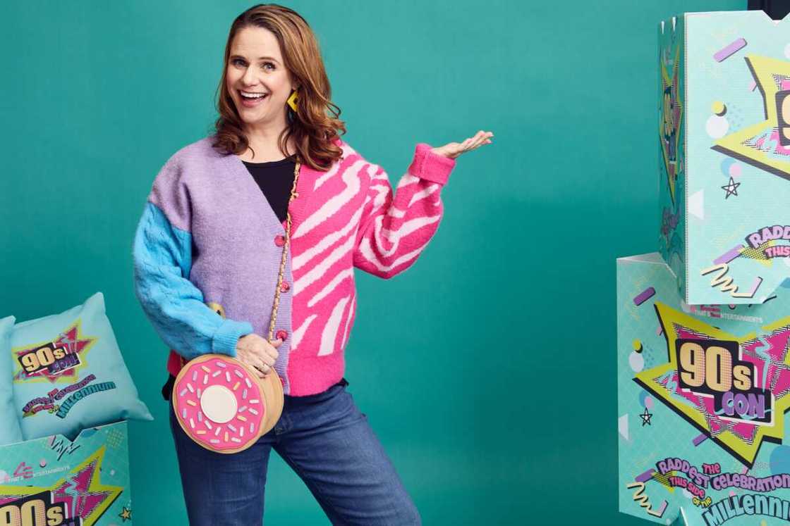 Andrea Barber attends 90s Con held at Connecticut Convention Center Andrea Barber attends 90s Con held at Connecticut Convention Center