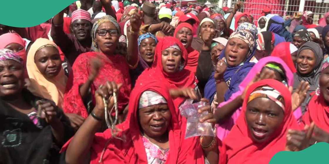 Mata sun yi taron nuna goyon bayan Abba Gida-Gida a Kano Mata sun yi taron nuna goyon bayan Abba Gida-Gida a Kano