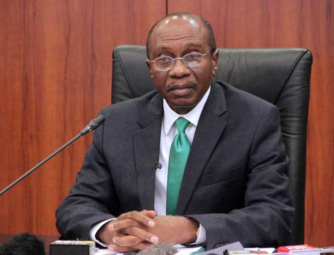 who is godwin emefiele who is godwin emefiele