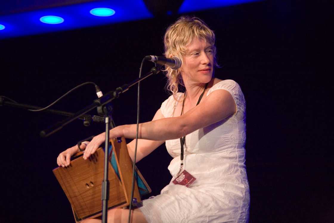 Sally Timms looking back on stage Sally Timms looking back on stage