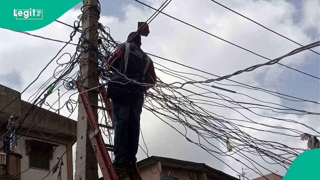 The 28 electricity power plants connected to the national grid with a combined 13,625MW capacity are only able to produce an average of 5,395.72MW per hour, data from the Nigerian Electricity Regulatory Commission (NERC) has revealed.