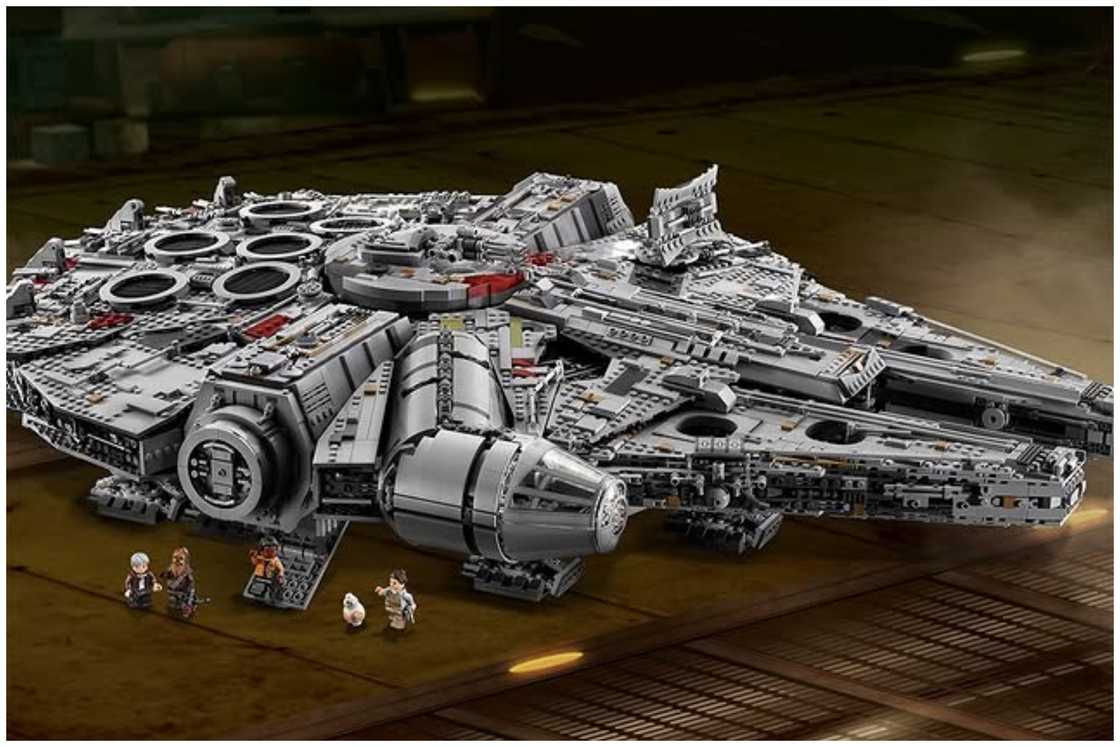 LEGO Star Wars UCS Millennium Falcon