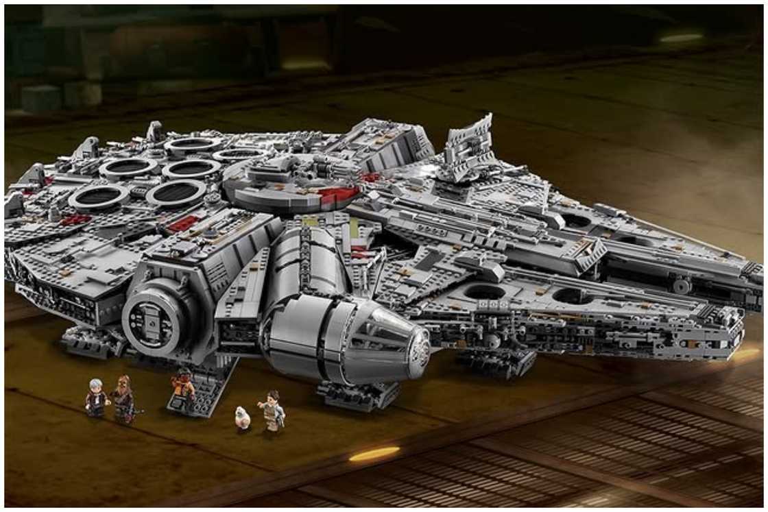 LEGO Star Wars UCS Millennium Falcon LEGO Star Wars UCS Millennium Falcon