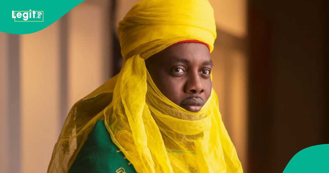 Fans drag Ayo Makun over his comment on 2baba. Fans drag Ayo Makun over his comment on 2baba.