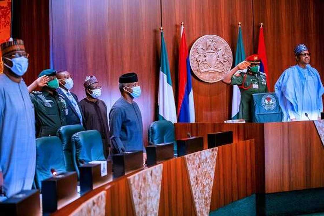 Zaman majalisar zartarwa na ranar Laraba, 8 ga watan Yulin 2020
Hakkin mallakar hoto; Jaridar The Nation Zaman majalisar zartarwa na ranar Laraba, 8 ga watan Yulin 2020
Hakkin mallakar hoto; Jaridar The Nation