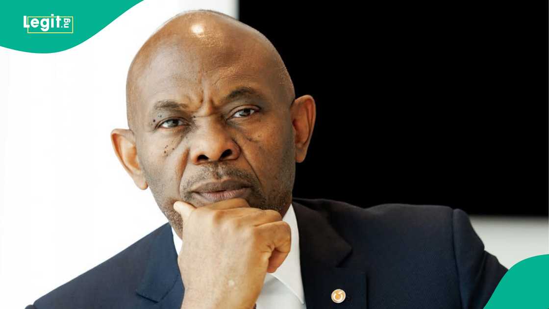 Charle Okocha gets Christmas gift fem Tony Elumelu, his reactions trend