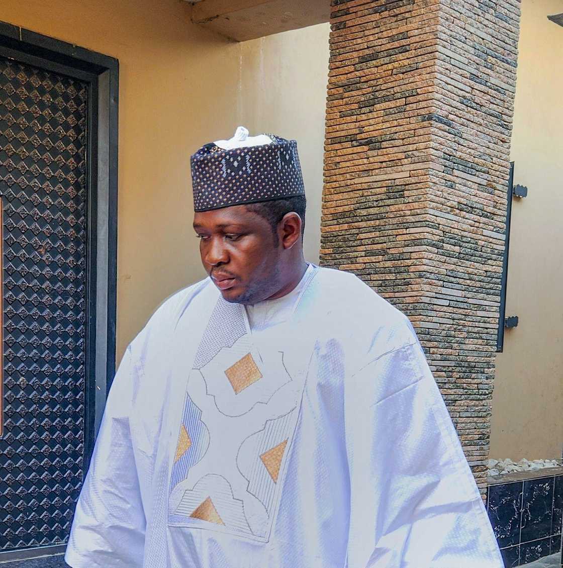 Hadimin Ganduje da ya yi wa Tinubu korafi. Hadimin Ganduje da ya yi wa Tinubu korafi.