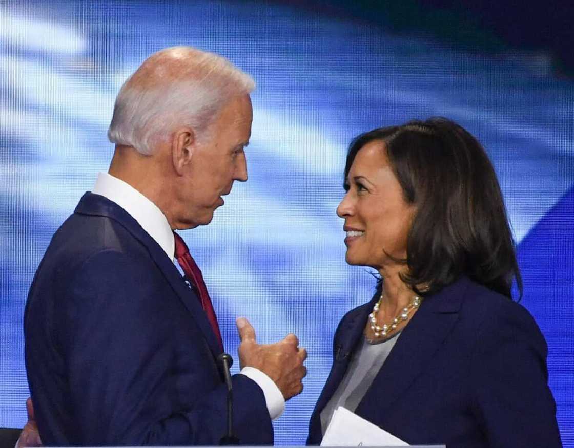 Kamala Harris ta zama mace ta 1 da ta haye mulkin Amurka, Biden ya tafi neman lafiya Kamala Harris ta zama mace ta 1 da ta haye mulkin Amurka, Biden ya tafi neman lafiya