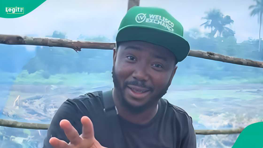 A Nigerian man weeps as he mourns his late wife who stood by him when his family left him A Nigerian man weeps as he mourns his late wife who stood by him when his family left him