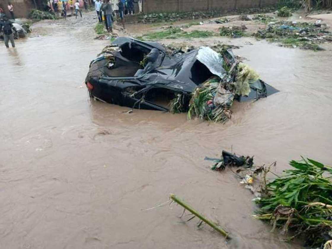 Ambaliyar ruwa ta kashe mutum 16 a Abuja da Neja Ambaliyar ruwa ta kashe mutum 16 a Abuja da Neja