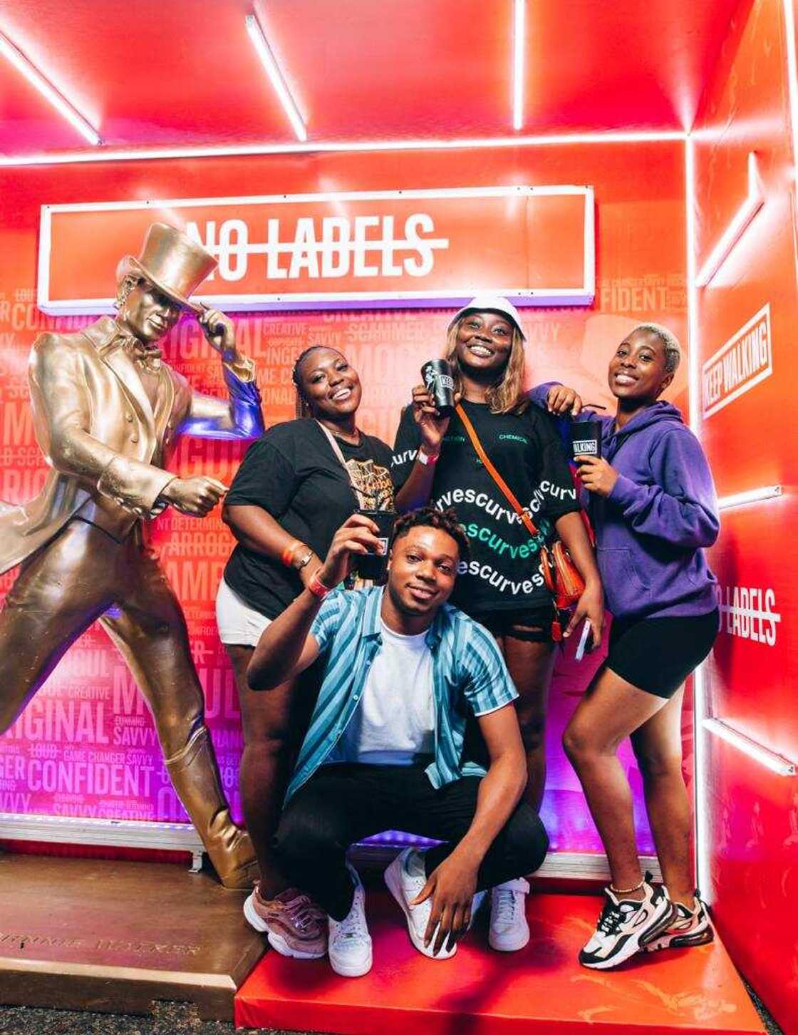 Reekado Banks, Crayon, Blaqbonez, Others Thrilled Fans at Walkers District Ibadan Reekado Banks, Crayon, Blaqbonez, Others Thrilled Fans at Walkers District Ibadan