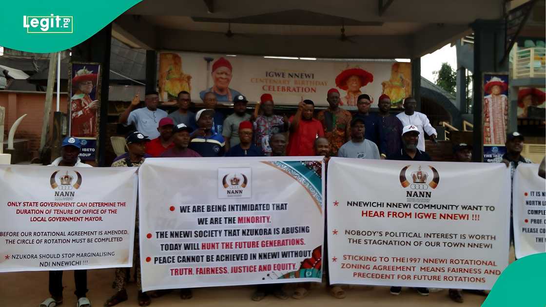 Nnewichi youths and leaders demonstrating in Nnewi over 1997 rotational agreement Nnewichi youths and leaders demonstrating in Nnewi over 1997 rotational agreement