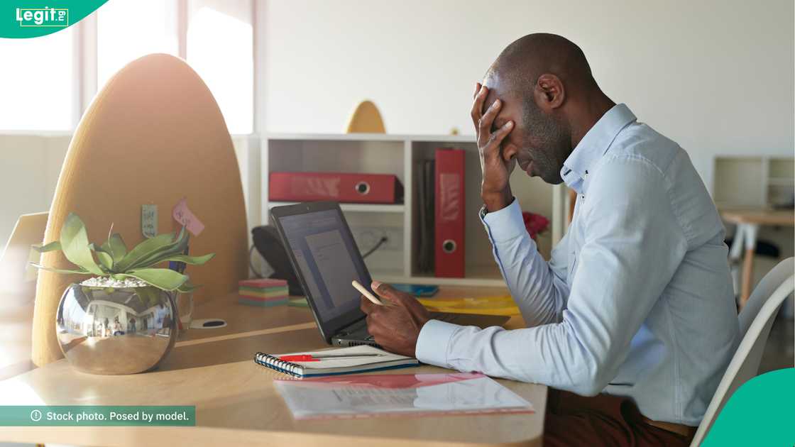 A UK-based Nigerian man trends as he reportedly lands in trouble after commenting on a white woman’s weight. A UK-based Nigerian man trends as he reportedly lands in trouble after commenting on a white woman’s weight.