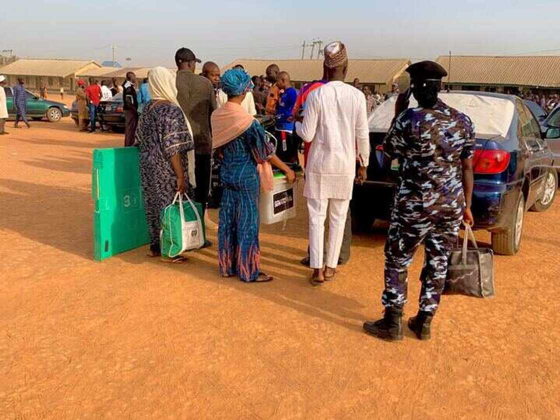 Kayan zabe Kayan zabe