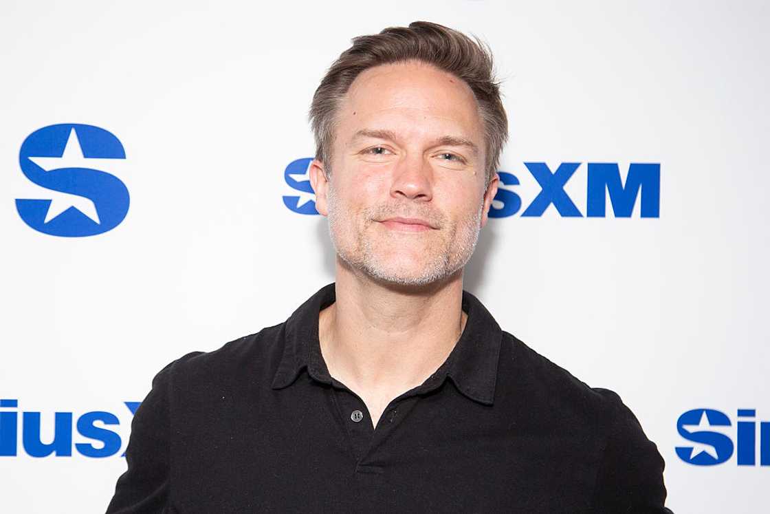 Scott Porter poses at SiriusXM Studios Scott Porter poses at SiriusXM Studios