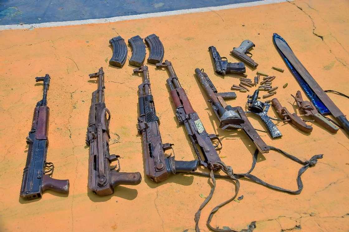 Wasu daga cikin bindigogin da aka kama a Kano a Satumban 2025. Wasu daga cikin bindigogin da aka kama a Kano a Satumban 2025.