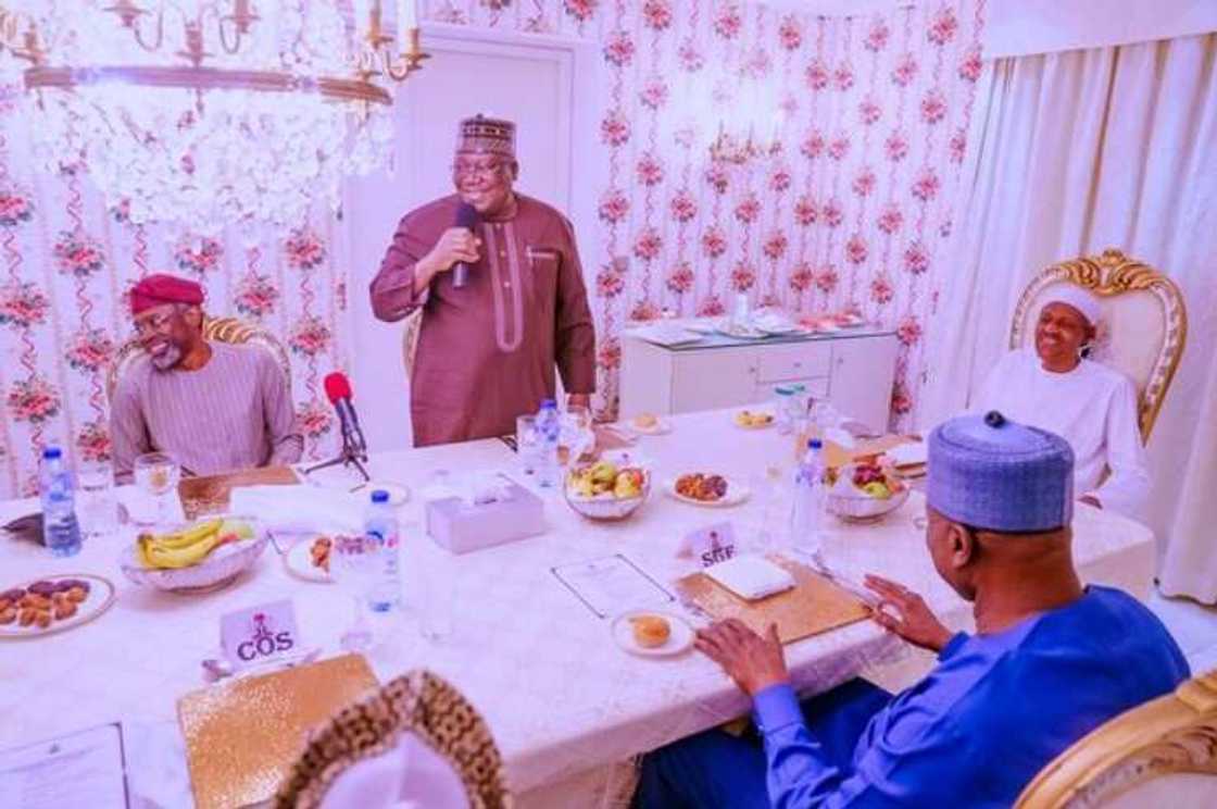 Yadda shugaba Buhari ya yi buda baki Yadda shugaba Buhari ya yi buda baki