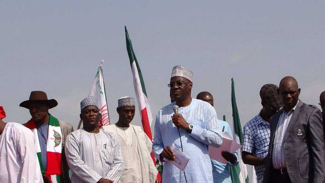 N5bn Debt: AMCON Takes Over Former Kwara Governor Abdulfatah Ahmed's Properties N5bn Debt: AMCON Takes Over Former Kwara Governor Abdulfatah Ahmed's Properties