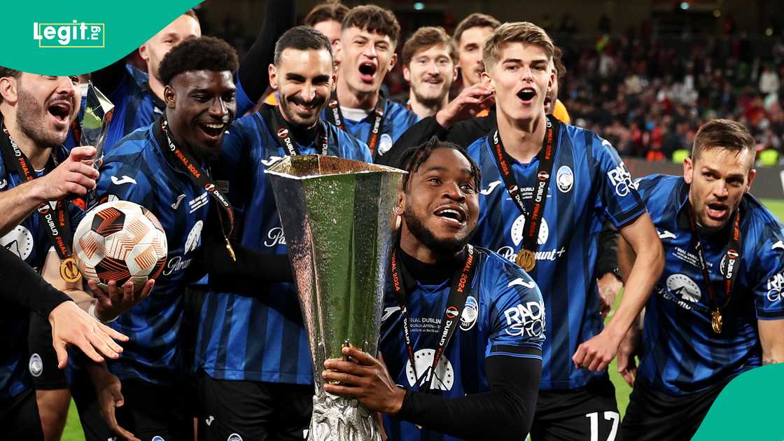 Ademola Lookman poses with the Europa League title