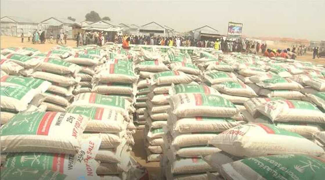 Borno IDPs receives food items from Saudi government