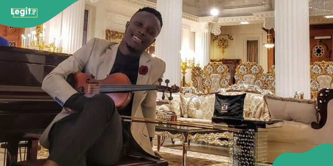Nigerian violinist Femi Olawoyin Nigerian violinist Femi Olawoyin