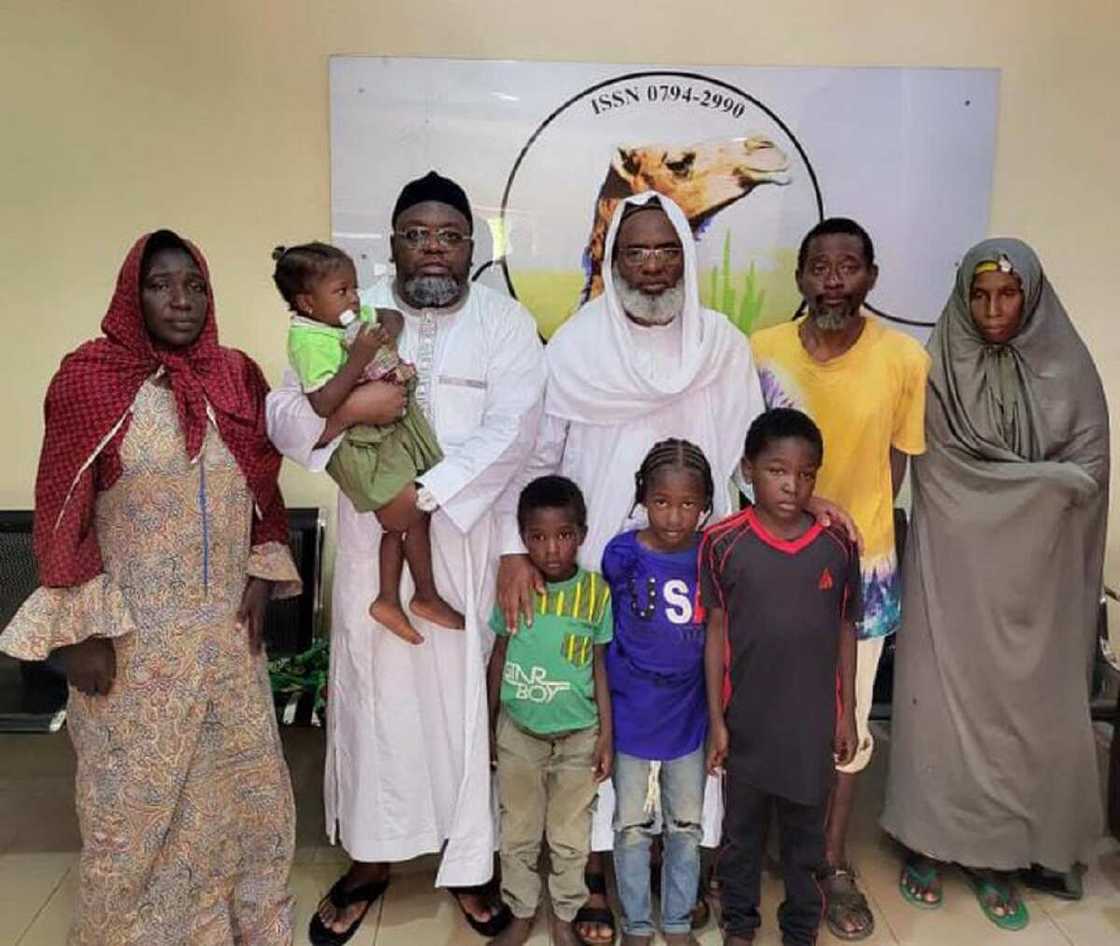 Fasinjojin Jirgin Kasa. Fasinjojin Jirgin Kasa.