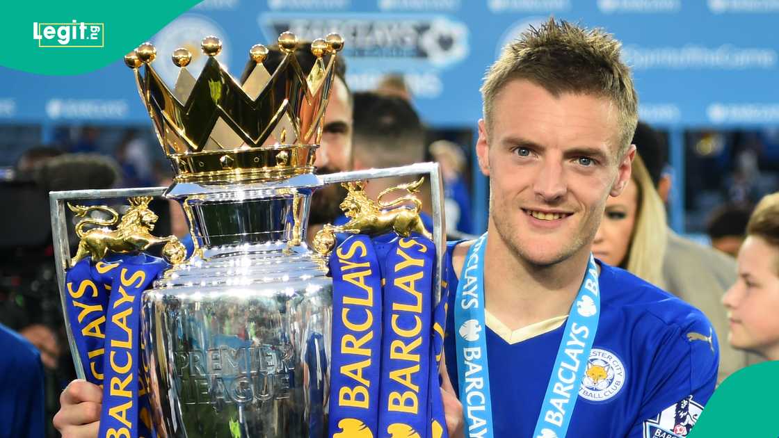 Jamie Vardy, Leicester City, English Premier League, Premier League trophy, Everton, King Power Stadium Jamie Vardy, Leicester City, English Premier League, Premier League trophy, Everton, King Power Stadium