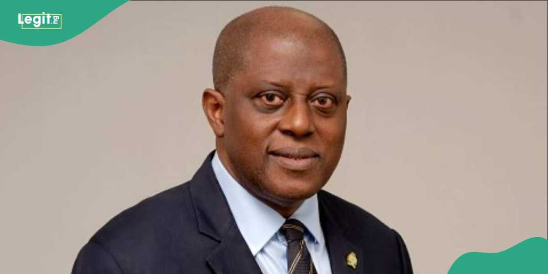 Dangote Tackles Apex Bank Dangote Tackles Apex Bank