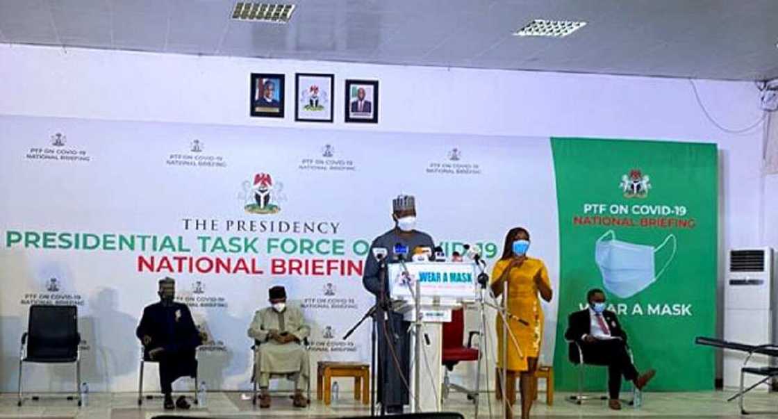 Da duminsa: FG ta saka jerin dokokin kullen korona karo na biyu Da duminsa: FG ta saka jerin dokokin kullen korona karo na biyu