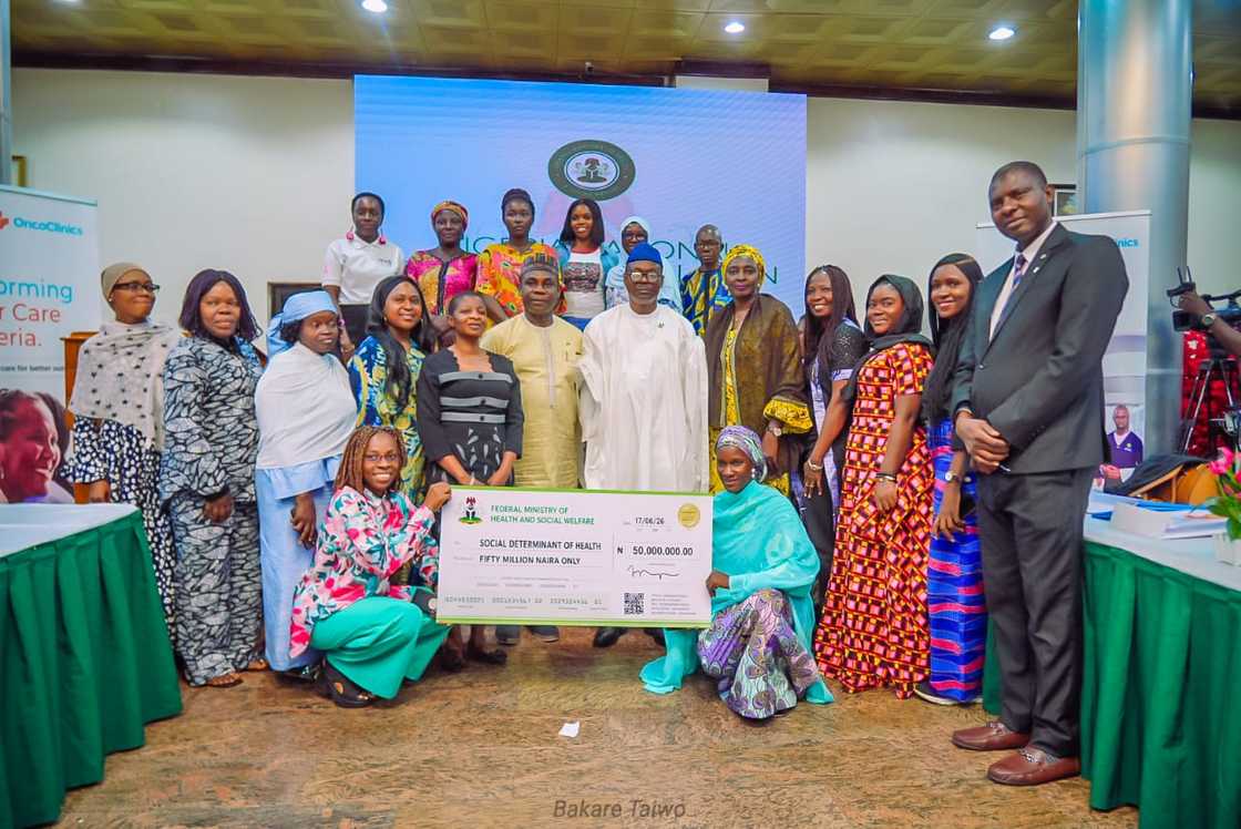 Akalla masu fama da cutar daji 200 ne aka fara tantancewa don amfana da tallafin N50m Akalla masu fama da cutar daji 200 ne aka fara tantancewa don amfana da tallafin N50m