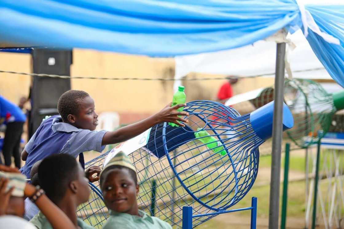 Pepsi Collaborates with LASEPA on the “Trash For Cash” Initiative Pepsi Collaborates with LASEPA on the “Trash For Cash” Initiative