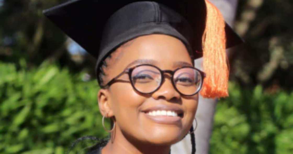 Woman, Graduate, Academic Exclusion, Inspirational, Varsity World Woman, Graduate, Academic Exclusion, Inspirational, Varsity World