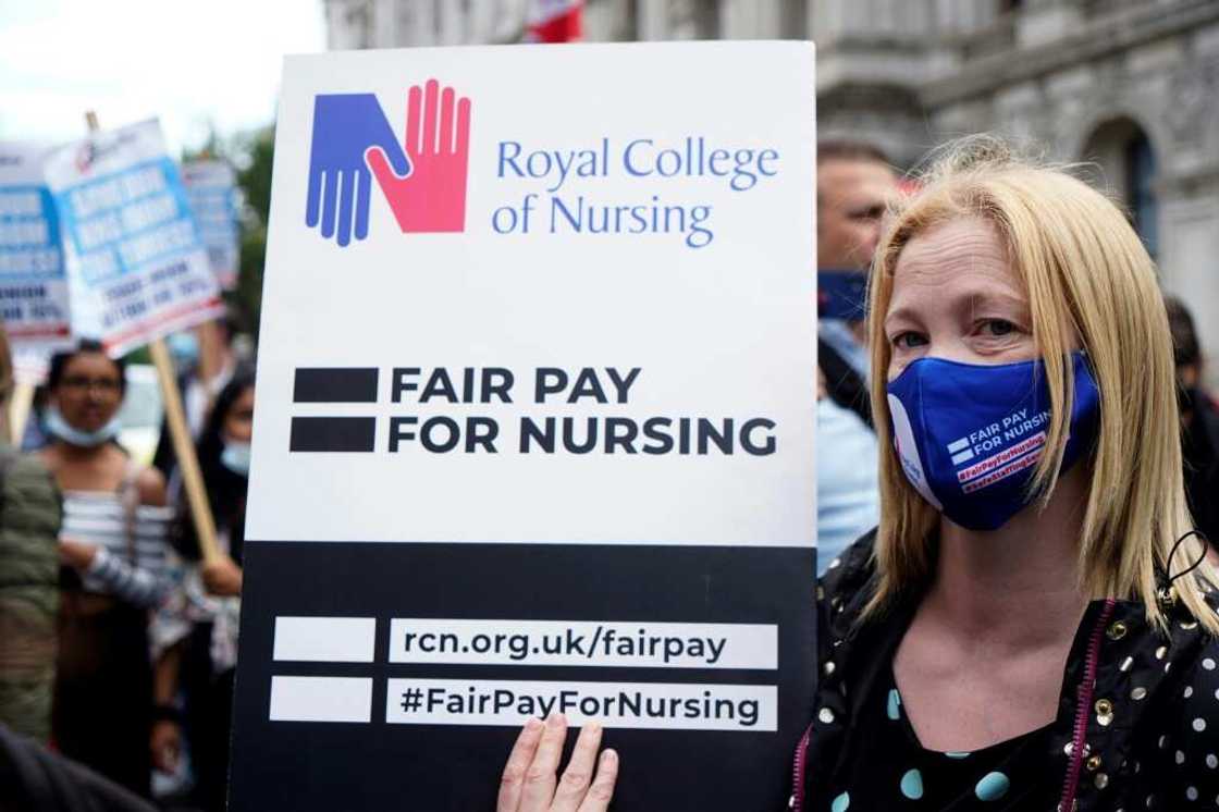 Nurses in the UK are campaigning for a pay rise of five percent above inflation Nurses in the UK are campaigning for a pay rise of five percent above inflation