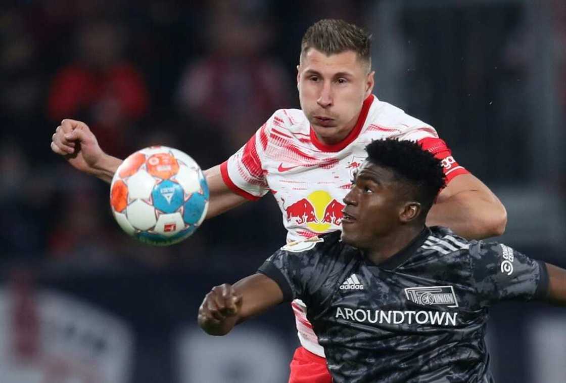 Nottingham Forest have signed Union Berlin's Nigerian forward Taiwo Awoniyi (R) Nottingham Forest have signed Union Berlin's Nigerian forward Taiwo Awoniyi (R)
