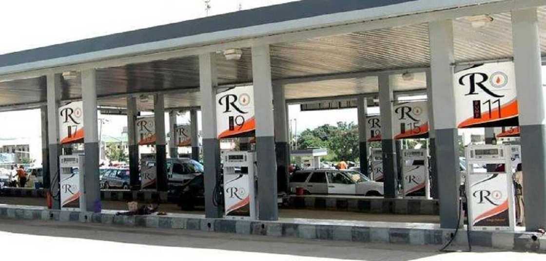 Babbar magana: An garkame mai kamfanin gidajen mai na Rahamaniyya a kasar Burtaniya Babbar magana: An garkame mai kamfanin gidajen mai na Rahamaniyya a kasar Burtaniya