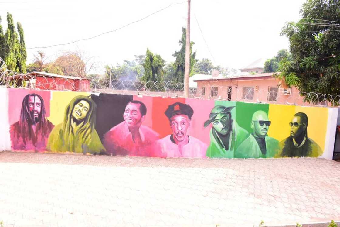 Music Wall of Greats: Wizkid, Davido Missing as Nigerian Artist Unveils Wall Painting of Great Musicians Music Wall of Greats: Wizkid, Davido Missing as Nigerian Artist Unveils Wall Painting of Great Musicians