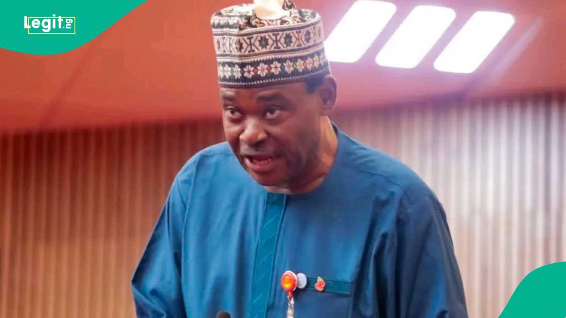 Senator Jimoh Ibrahim presenting arguments in support of the creation of Coastal State from Ondo State.