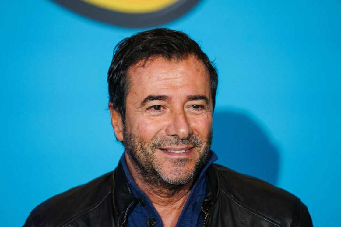 Bernard Montiel est-il en couple ? Découvrez les femmes de sa vie Bernard Montiel est-il en couple ? Découvrez les femmes de sa vie
