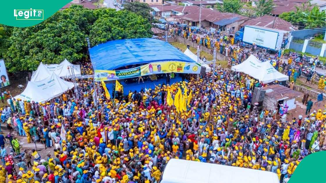 The police have arrested a member of the Osun state House of Assembly for the possession of PVCs and the housing of hundreds of voters at his residence. The police have arrested a member of the Osun state House of Assembly for the possession of PVCs and the housing of hundreds of voters at his residence.