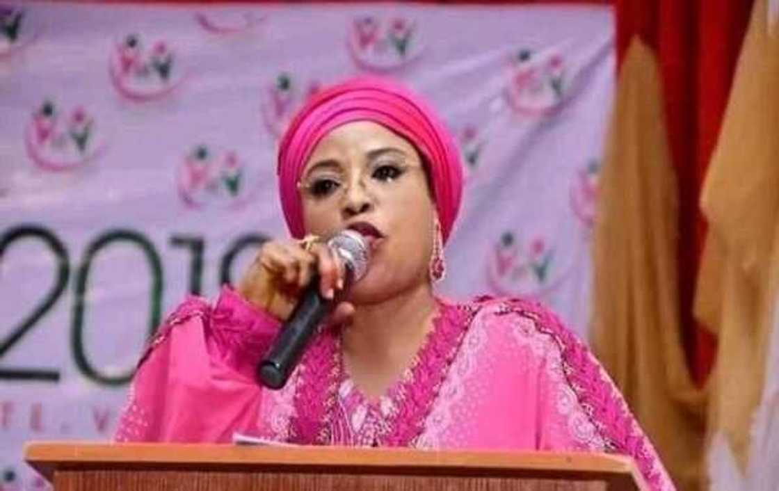 Ministar Buhari ta sadaukar da albashinta don rage cunkoson gidan gyaran hali Ministar Buhari ta sadaukar da albashinta don rage cunkoson gidan gyaran hali