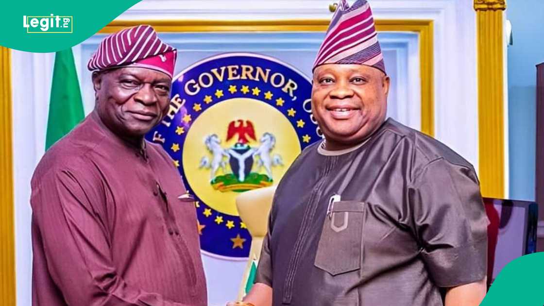 Adeleke claims Oyinlola's a 'paperweight' after gifting him a car Adeleke claims Oyinlola's a 'paperweight' after gifting him a car