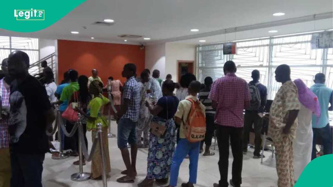 Nigerians Making Online Payments Get Fresh Bank Fraud Warning as Scammers Target Details Nigerians Making Online Payments Get Fresh Bank Fraud Warning as Scammers Target Details