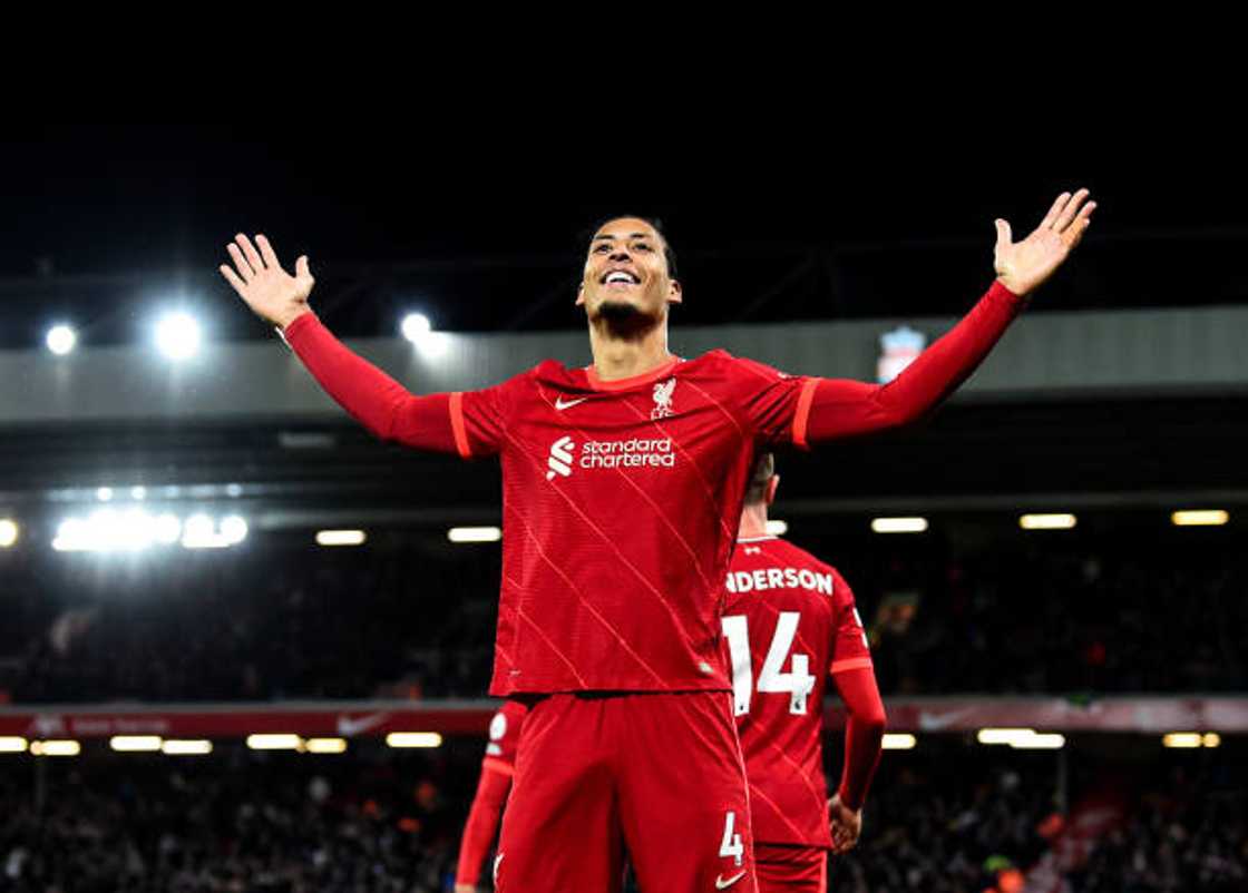 The best center backs of all time in football history, ranked. The best center backs of all time in football history, ranked.