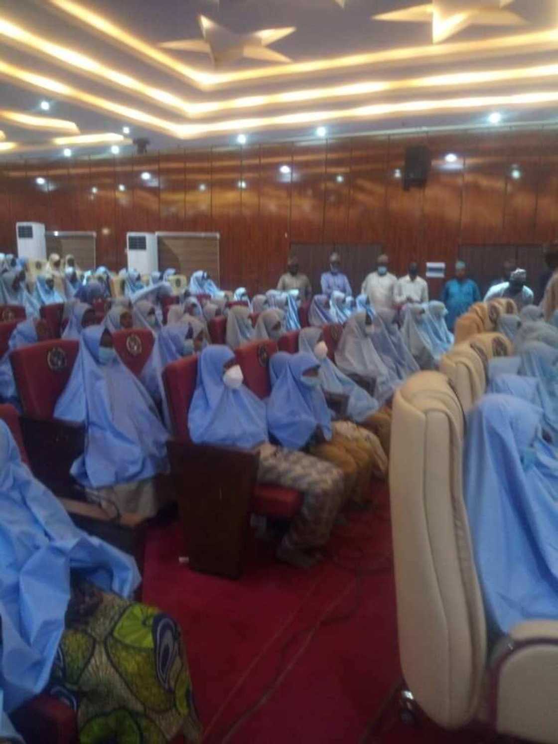 Yadda Mahaifin Daya Daga Cikin Daliban Da Aka Sace Ya Kuɓuta Daga Wajen Masu Garkuwa Yadda Mahaifin Daya Daga Cikin Daliban Da Aka Sace Ya Kuɓuta Daga Wajen Masu Garkuwa