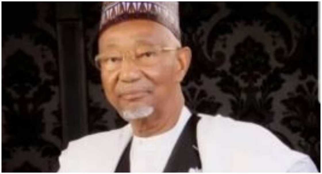 Shugabannin Jam’iyyar APC sun dakatar da Sanata Bulkachuwa a Jihar Bauchi Shugabannin Jam’iyyar APC sun dakatar da Sanata Bulkachuwa a Jihar Bauchi